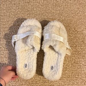 Ugg slippers size 10.5 women’s